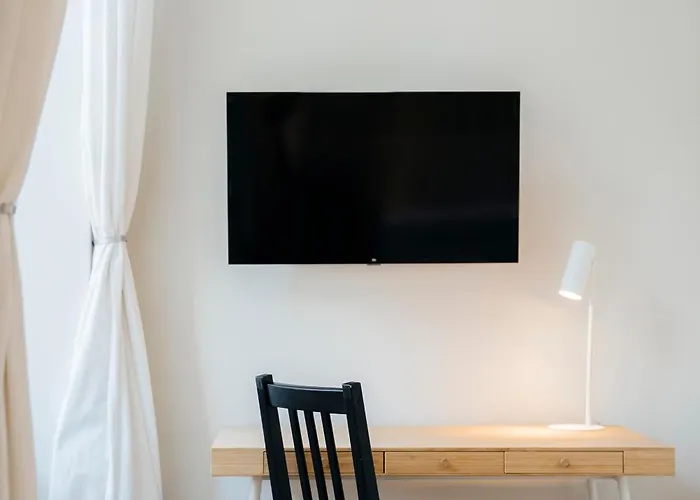 Danylo 3* إلفيف